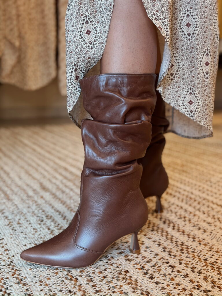 Bota marrom mariz dias